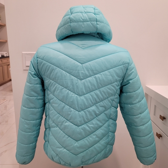 Eddie Bauer Deer Harbor Reversible Hooded Puffer Jacket - Picture 7 of 13